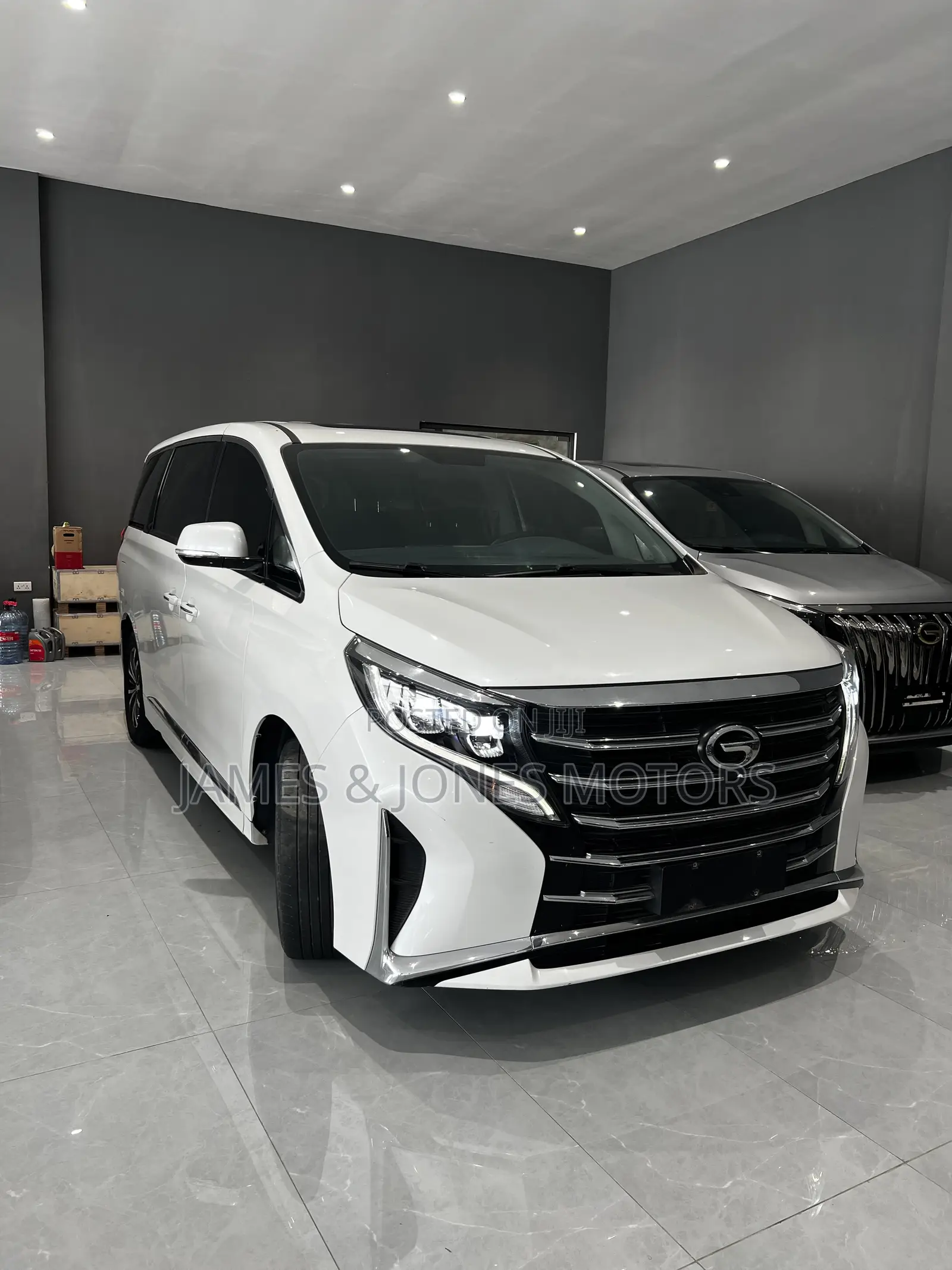 GAC GM8 2023 White