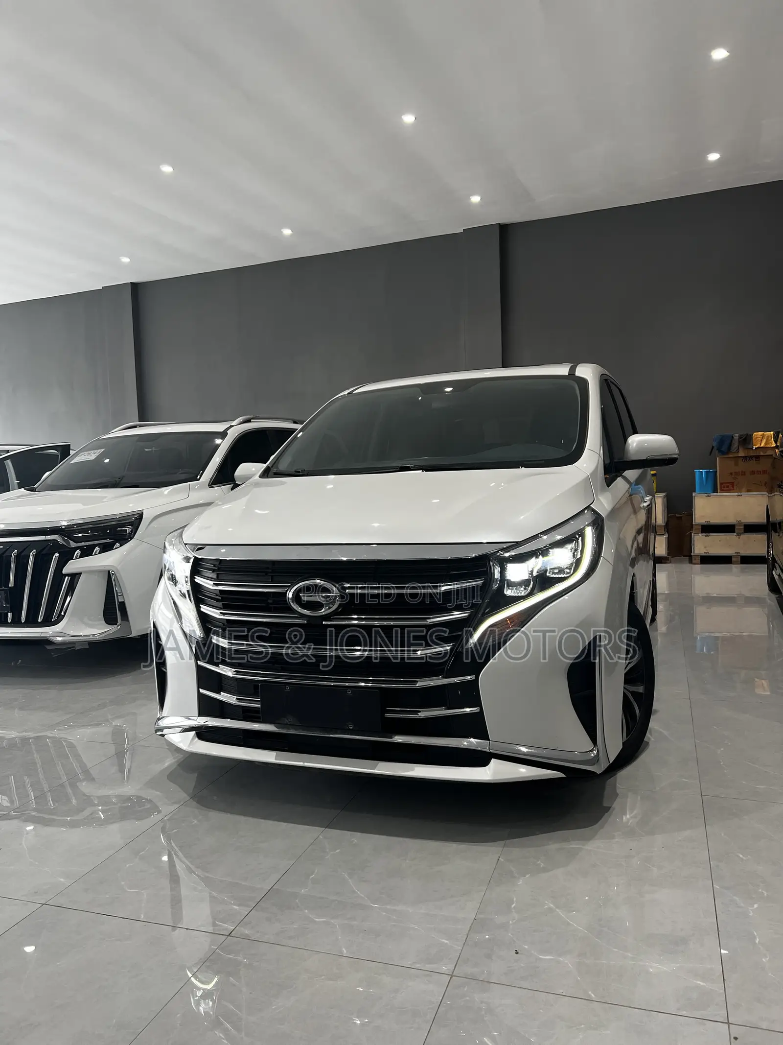 GAC GM8 2023 White