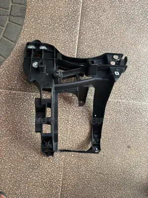 Headlight Seat (Radiator Support) Ram 2016-2018-2020-2022