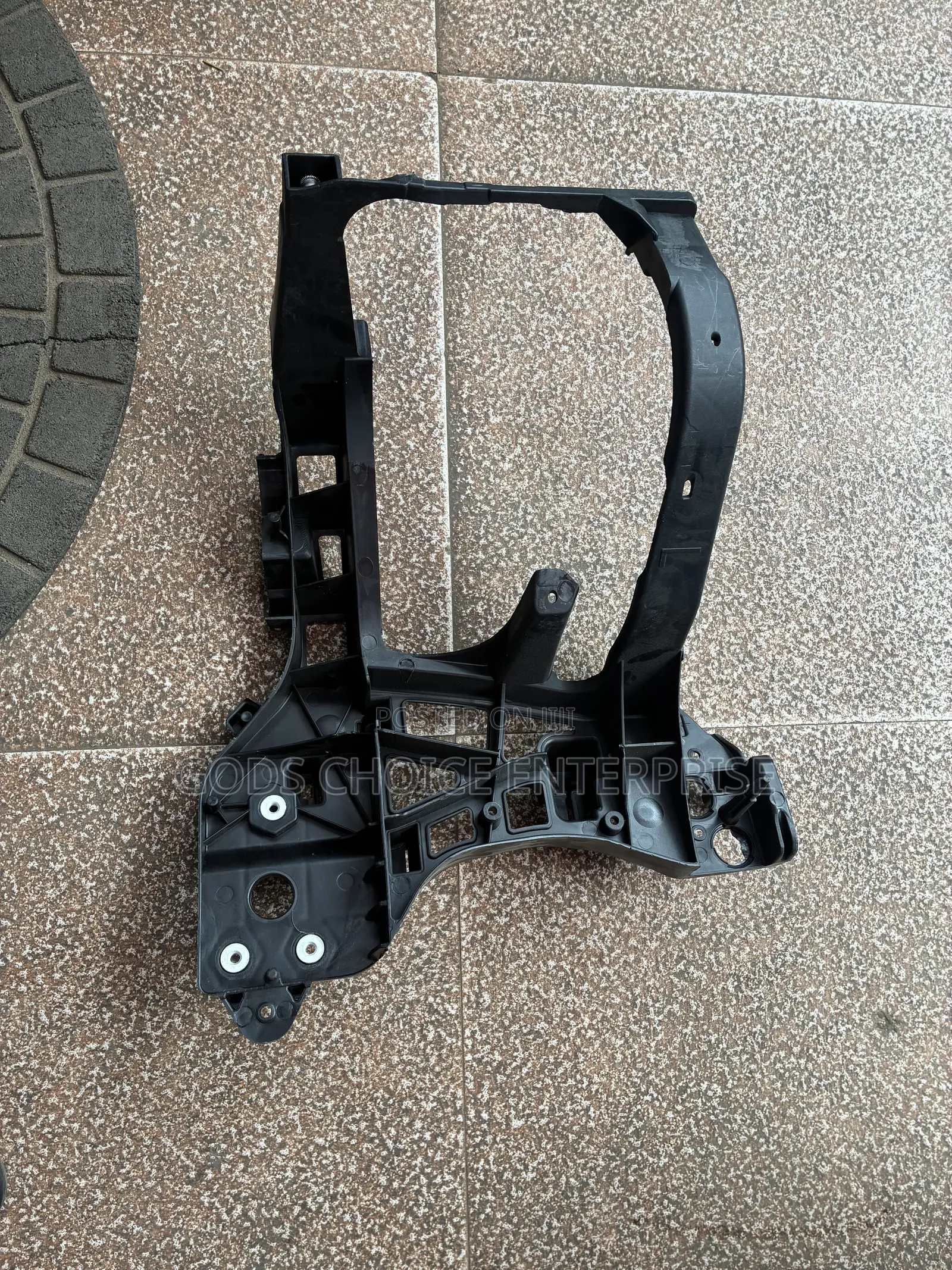 Headlight Seat (Radiator Support) Ram 2016-2018-2020-2022