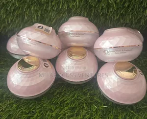 Snow White Radiant Face Cream. 30g