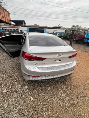 Hyundai Elantra 2018 Silver