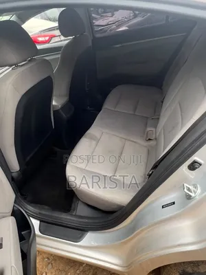 Hyundai Elantra 2018 Silver
