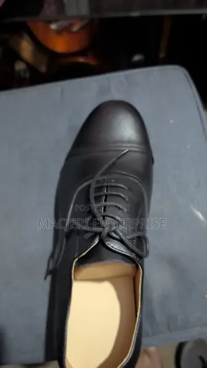 Toe Cap Shoe