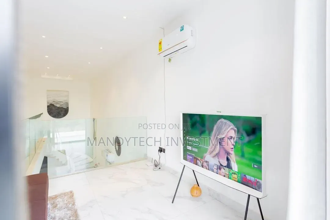 Furnished 3bdrm Duplex in School Junction for sale