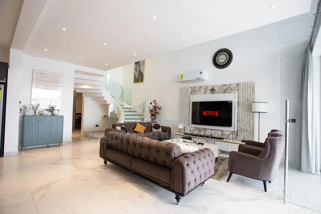 Furnished 3bdrm Duplex in School Junction for sale