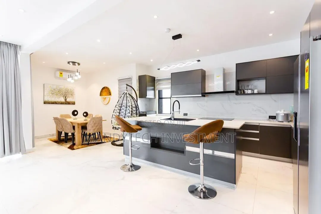 Furnished 3bdrm Duplex in School Junction for sale
