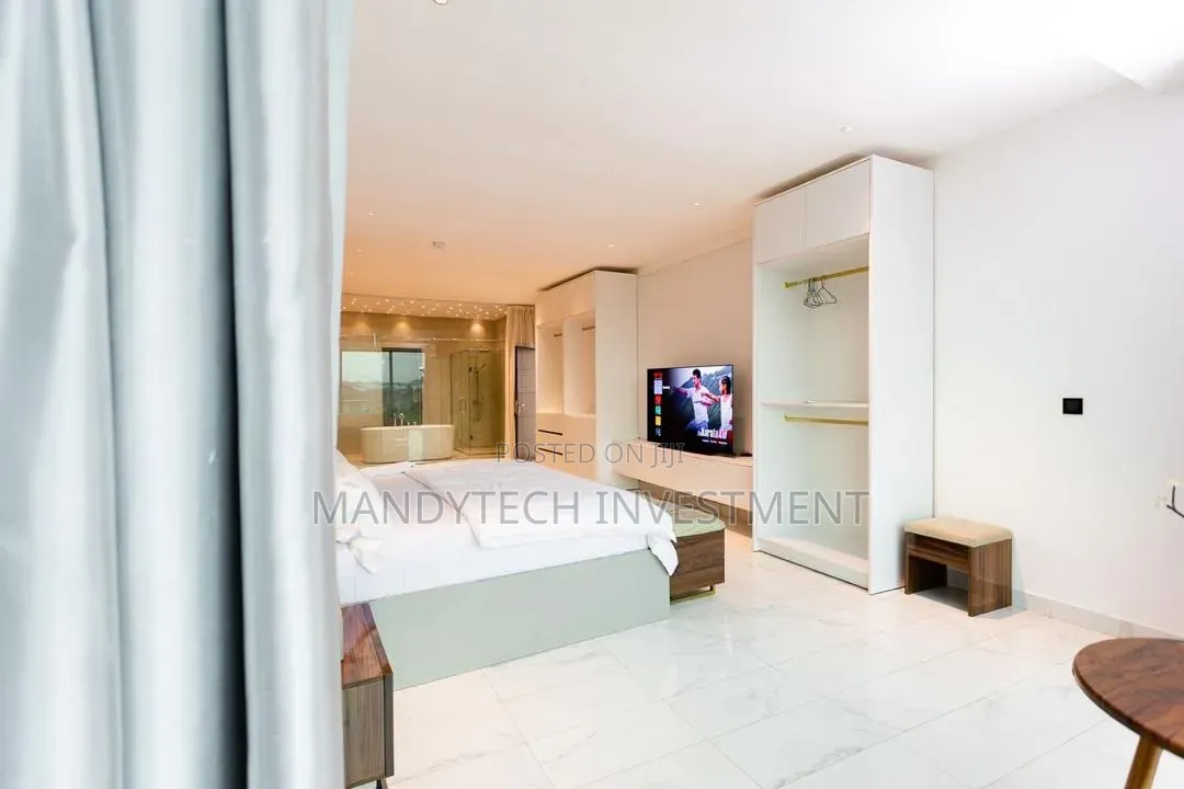 Furnished 3bdrm Duplex in School Junction for sale