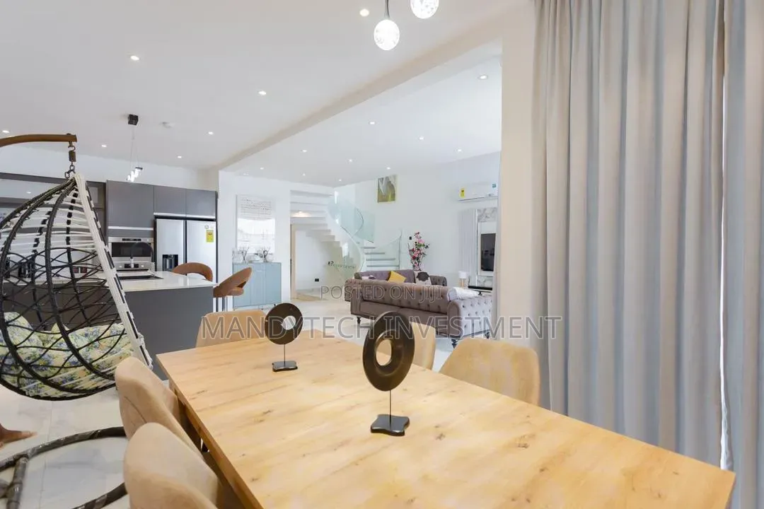 Furnished 3bdrm Duplex in School Junction for sale