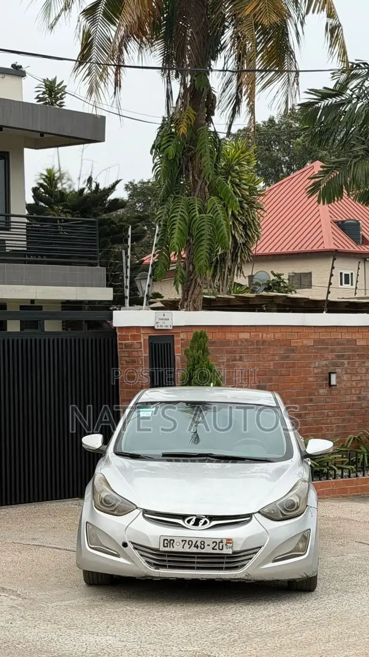 Hyundai Elantra Limited Sedan FWD (1.8L 4cyl 6A) 2013 Silver