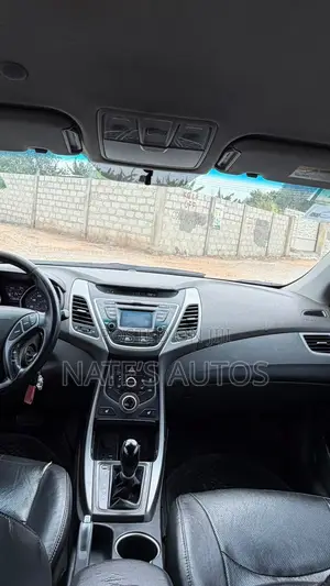 Hyundai Elantra Limited Sedan FWD (1.8L 4cyl 6A) 2013 Silver