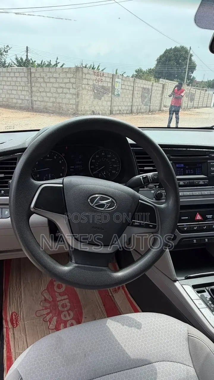 Hyundai Elantra SE Sedan FWD (2.0L 4cyl 6M) 2017 Black
