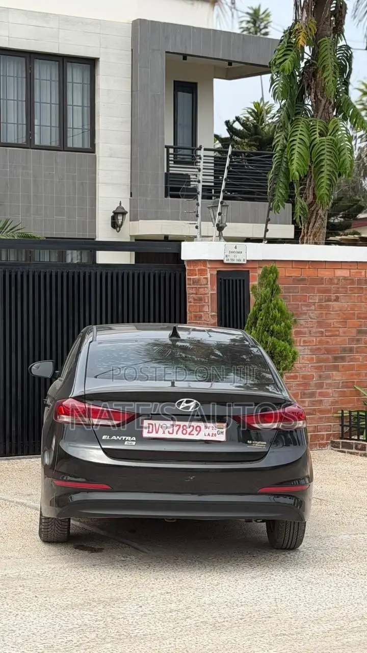 Hyundai Elantra SE Sedan FWD (2.0L 4cyl 6M) 2017 Black