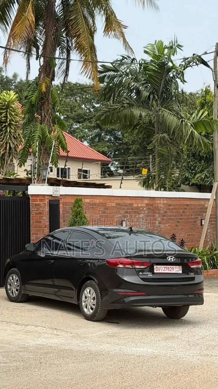 Hyundai Elantra SE Sedan FWD (2.0L 4cyl 6M) 2017 Black