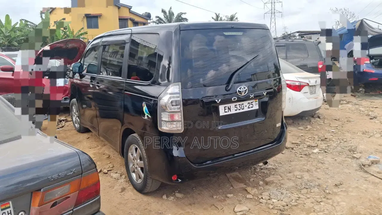 Toyota Voxy 2013 Black