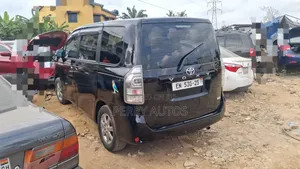 Toyota Voxy 2013 Black