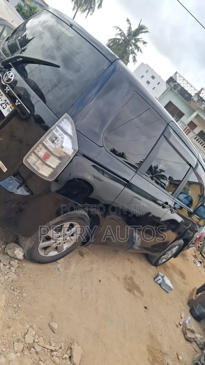 Toyota Voxy 2013 Black