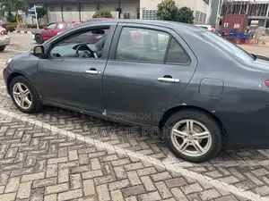Toyota Yaris 2007 Gray
