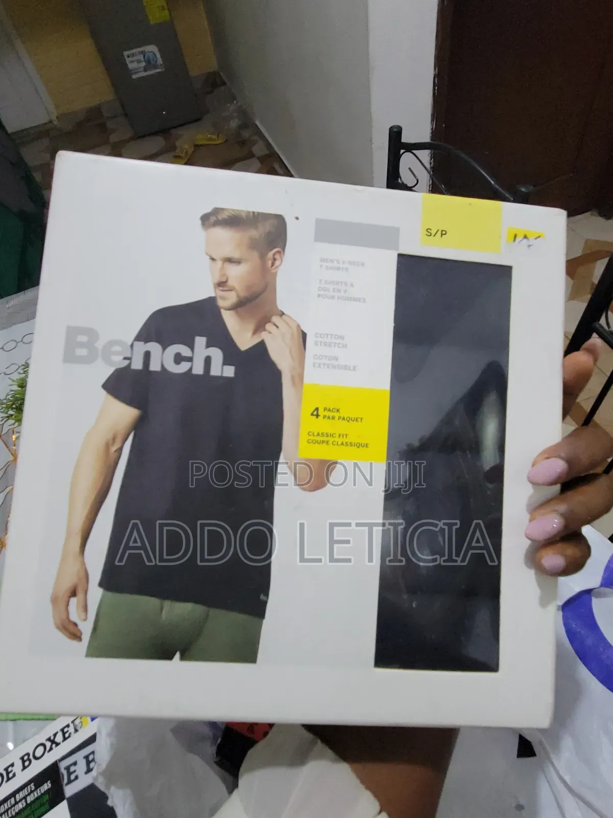 Bench v-Neck T-Shirts