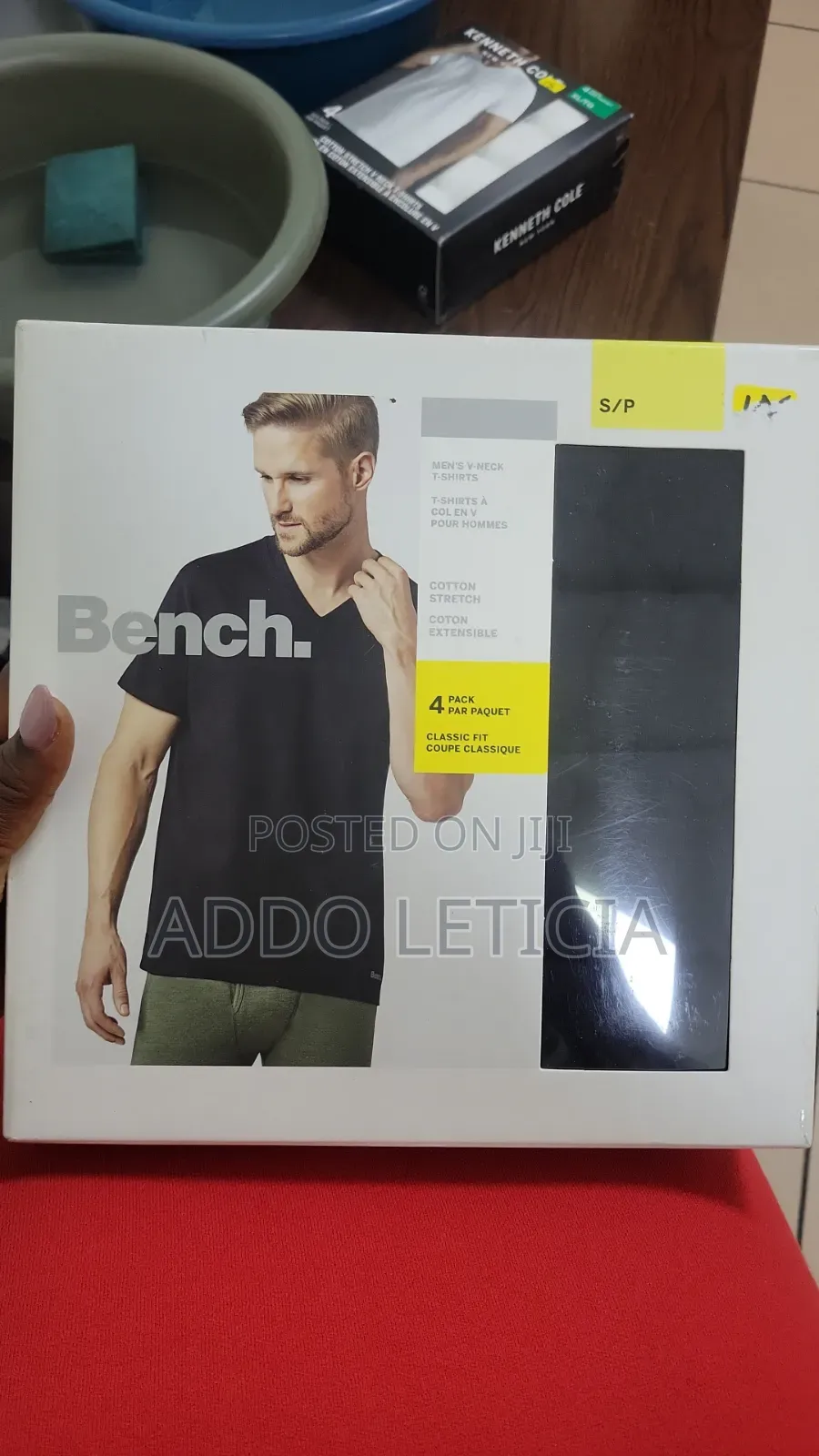 Bench v-Neck T-Shirts