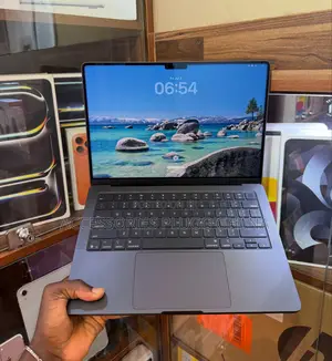 Laptop Apple MacBook Pro 2025 M5 16GB Apple M5 Pro SSD 512GB