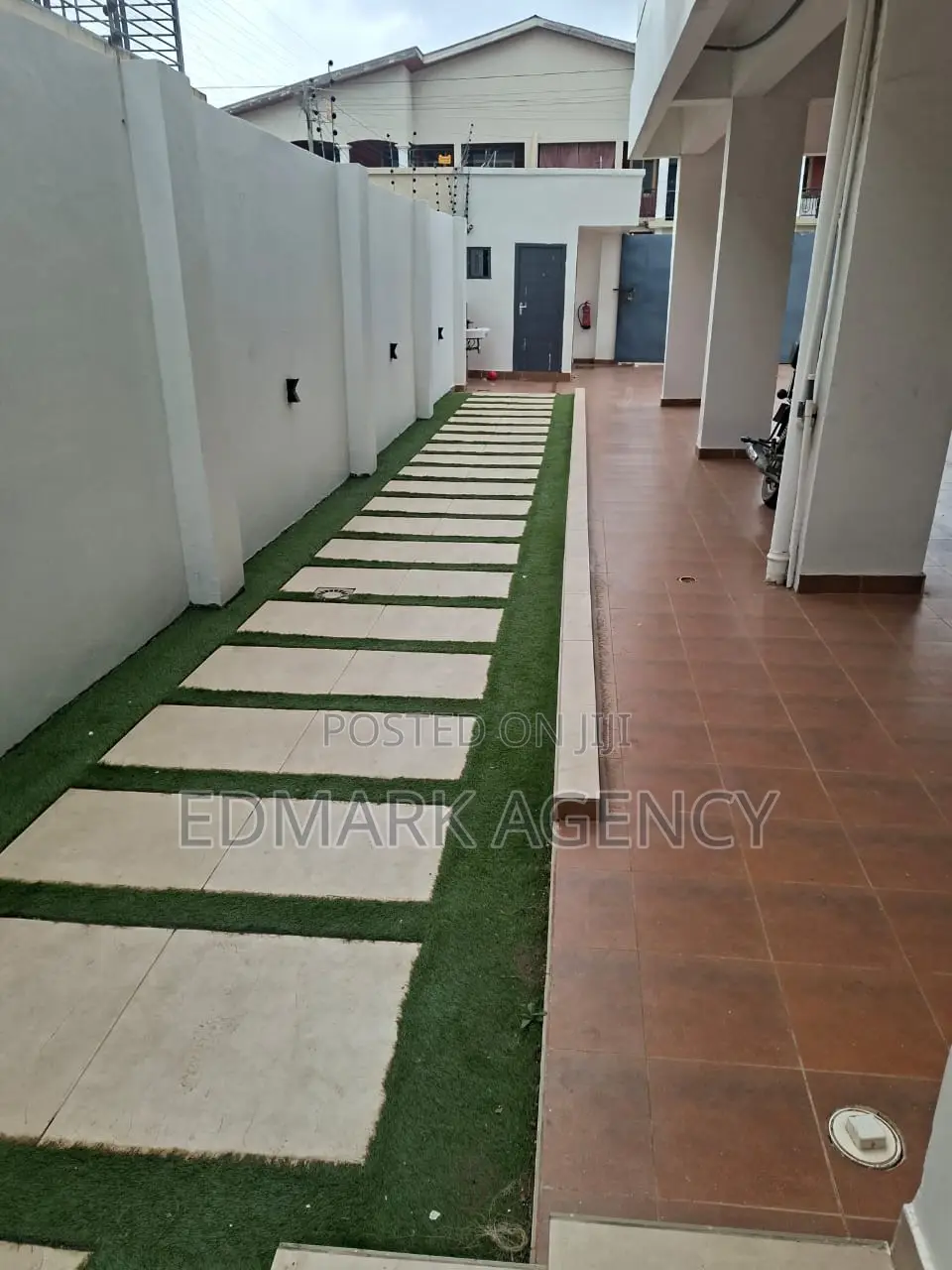2bdrm Apartment in East Airport, Accra Metropolitan for rent