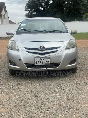 Toyota Belta 2010 Silver
