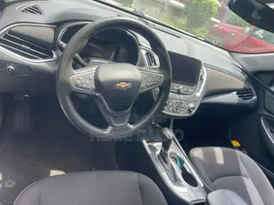 Chevrolet Malibu LT 2019 White