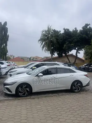 Hyundai Elantra 2025 White