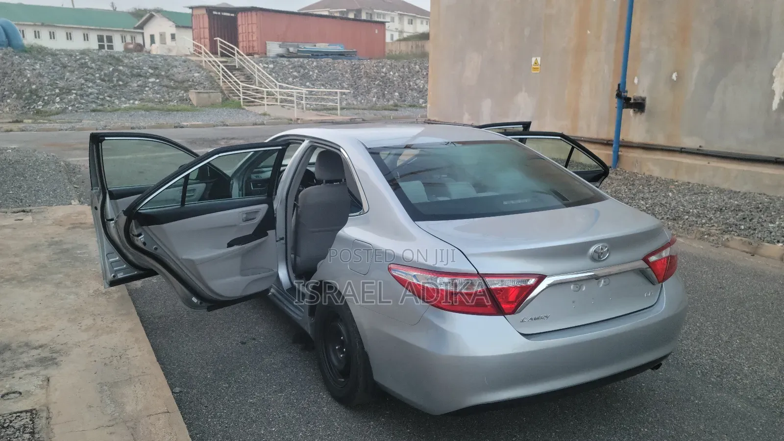 Toyota Camry LE 4dr Sedan (2.5L 4cyl 6A) 2017 Gray