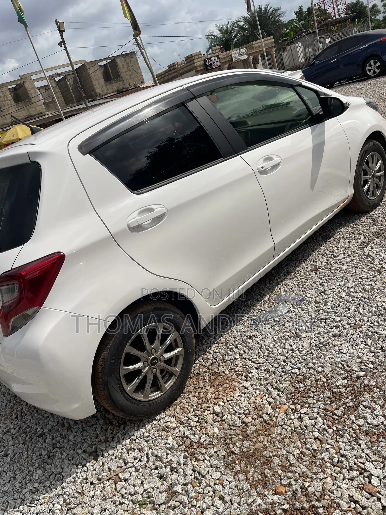 Toyota Vitz 2014 White