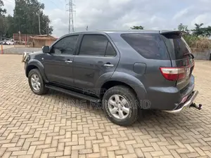 Toyota Fortuner 2012 Blue