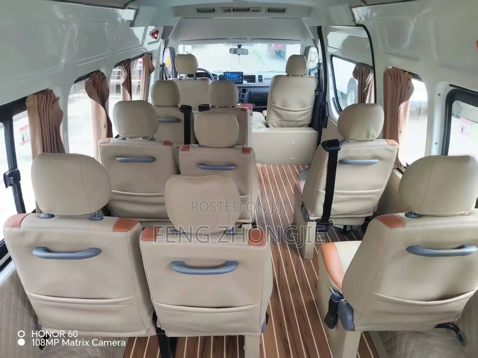 Bus 2018 White