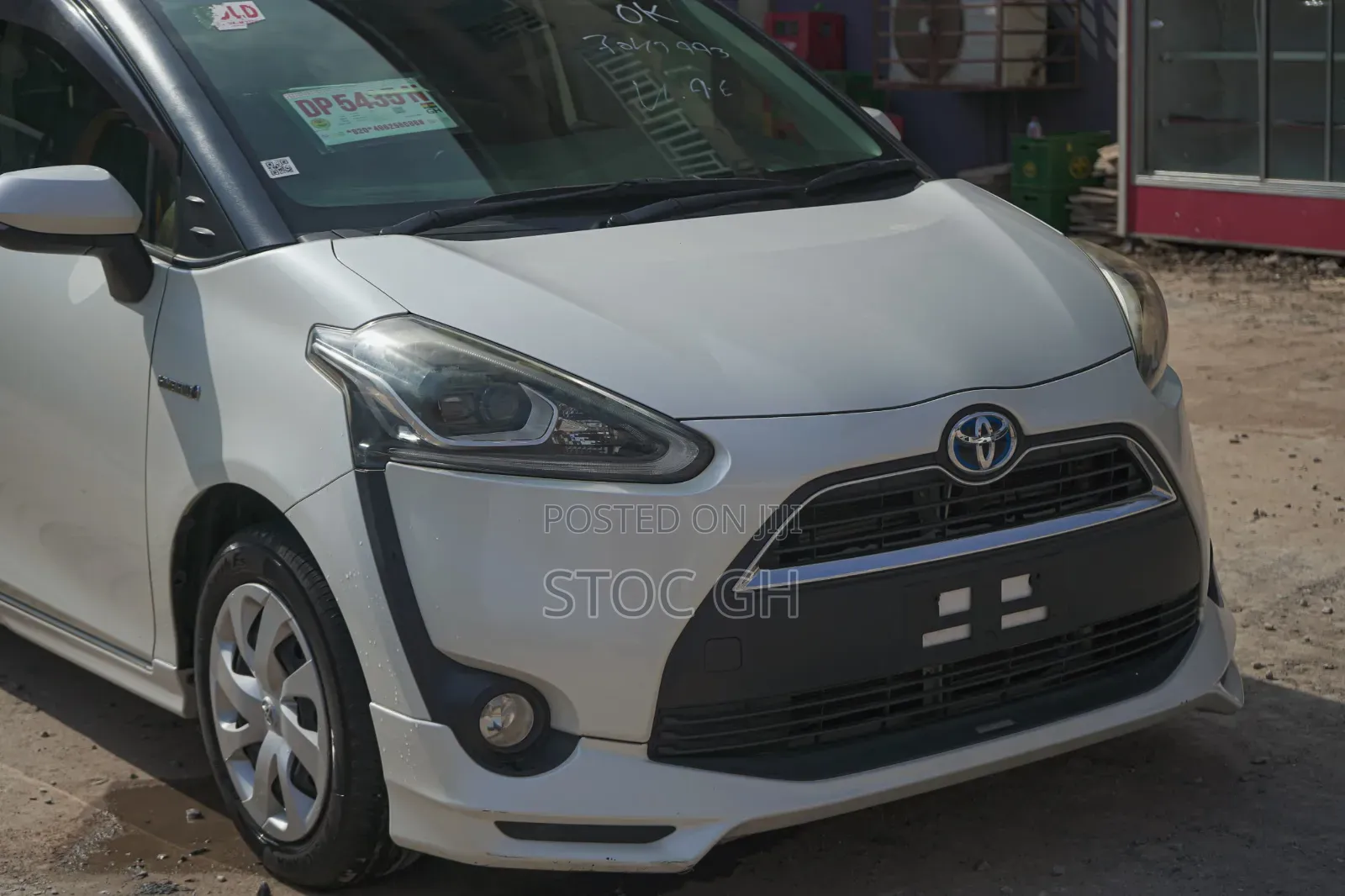 Toyota Sienta 2016 White