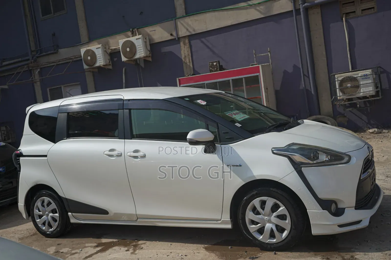 Toyota Sienta 2016 White