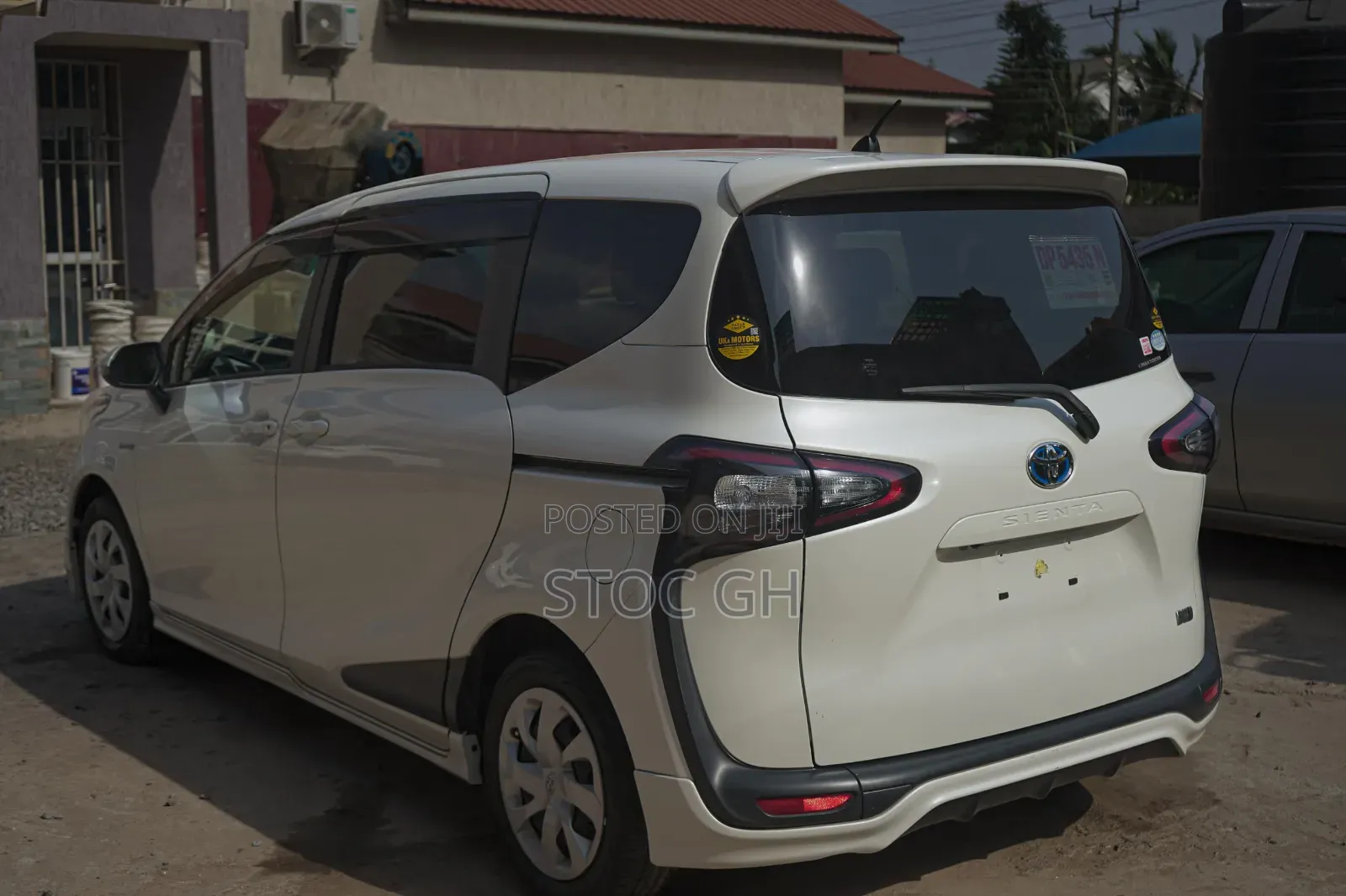 Toyota Sienta 2016 White