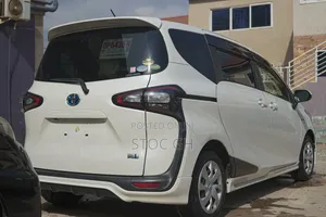 Toyota Sienta 2016 White