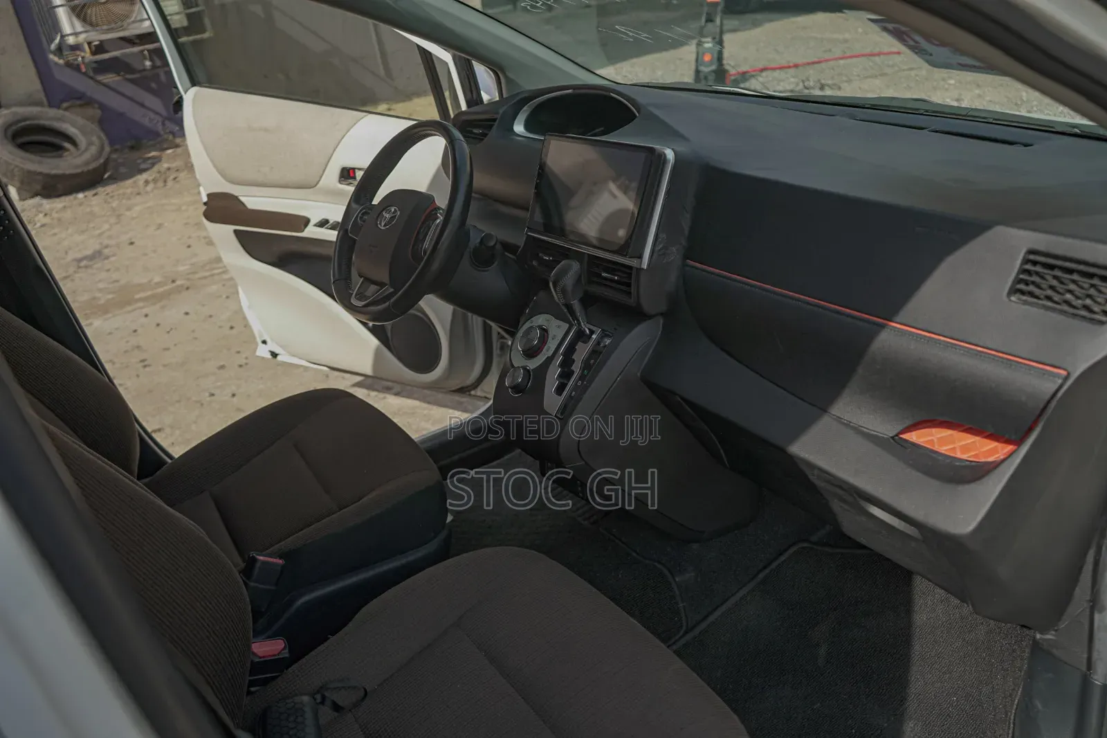 Toyota Sienta 2016 White