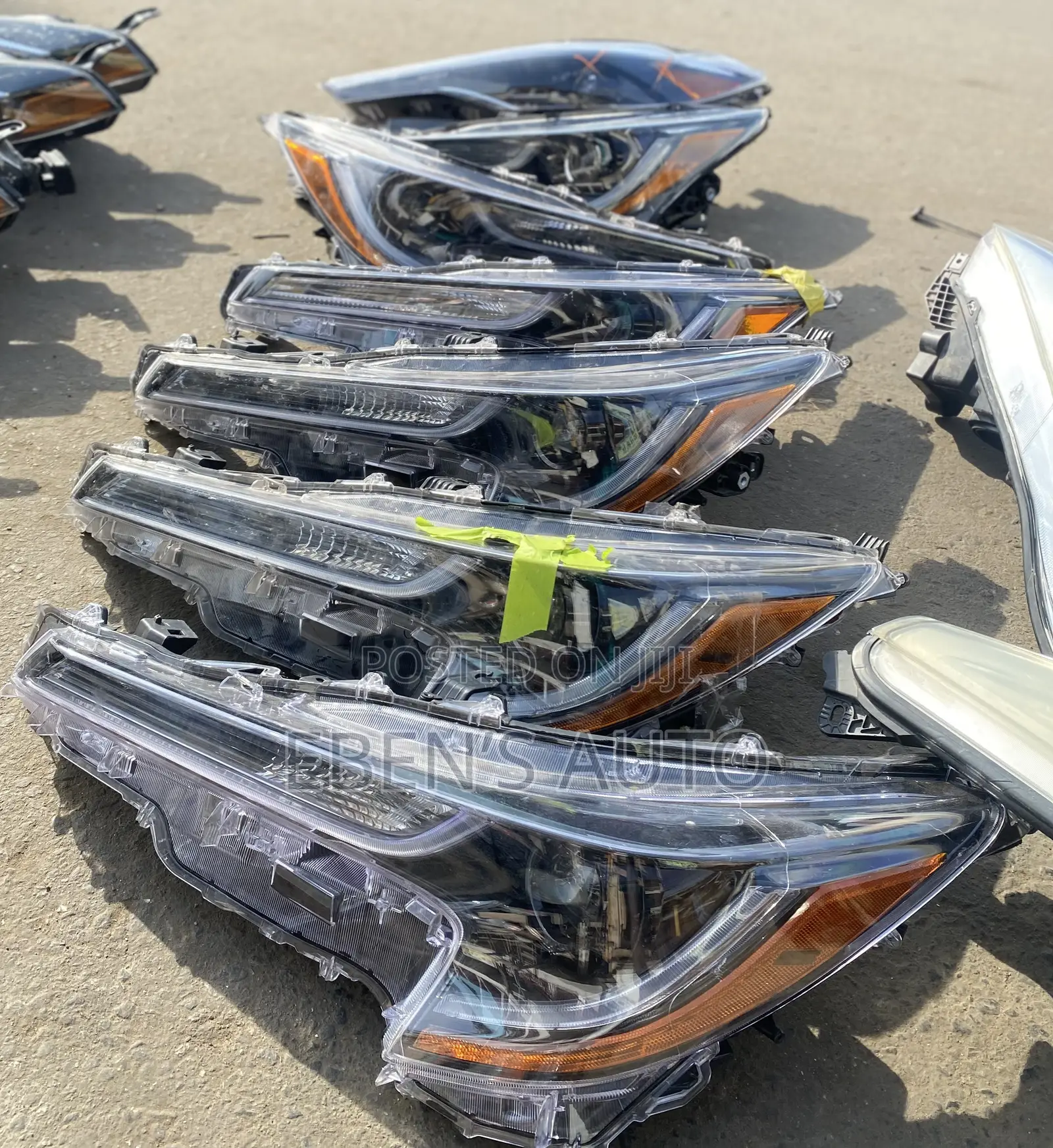 Used Toyota Corolla 2020 LE Headlights