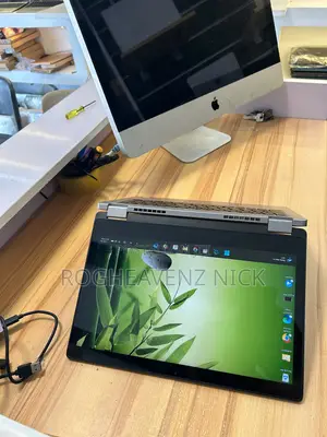 Laptop Dell Latitude 3310 2-in-1 8GB Intel Core i5 SSD 256GB