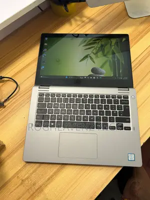 Laptop Dell Latitude 3310 2-in-1 8GB Intel Core i5 SSD 256GB