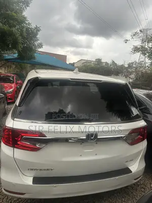 Honda Odyssey Touring 2019 White