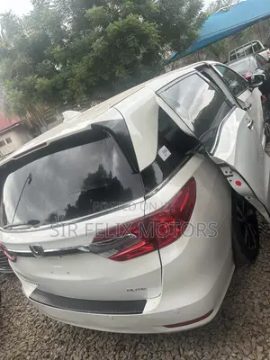 Honda Odyssey Touring 2019 White