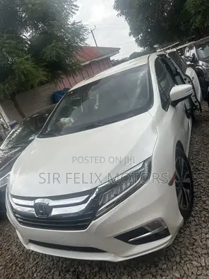 Honda Odyssey Touring 2019 White