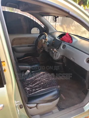 Toyota Sienta 2008 Green