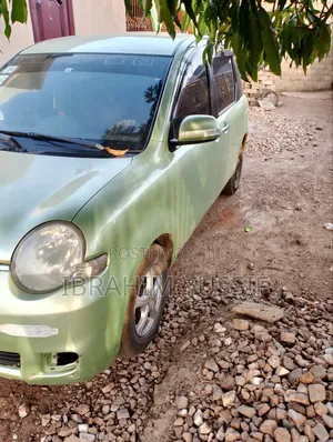 Toyota Sienta 2008 Green