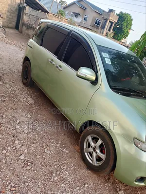 Toyota Sienta 2008 Green