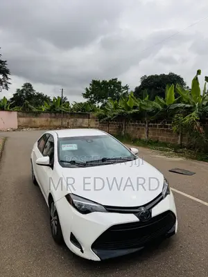 Toyota Corolla LE (1.8L 4cyl 2A) 2019 White
