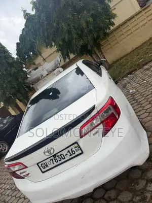 Toyota Camry SE 4dr Sedan (2.5L 4cyl 6A) 2012 White