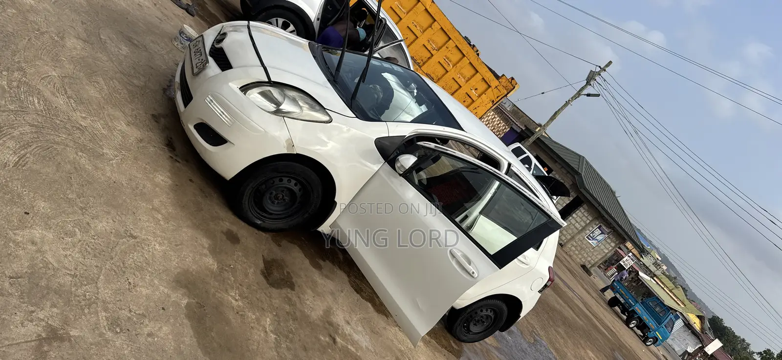 Toyota Vitz 1.3 AWD 3dr 2010 White